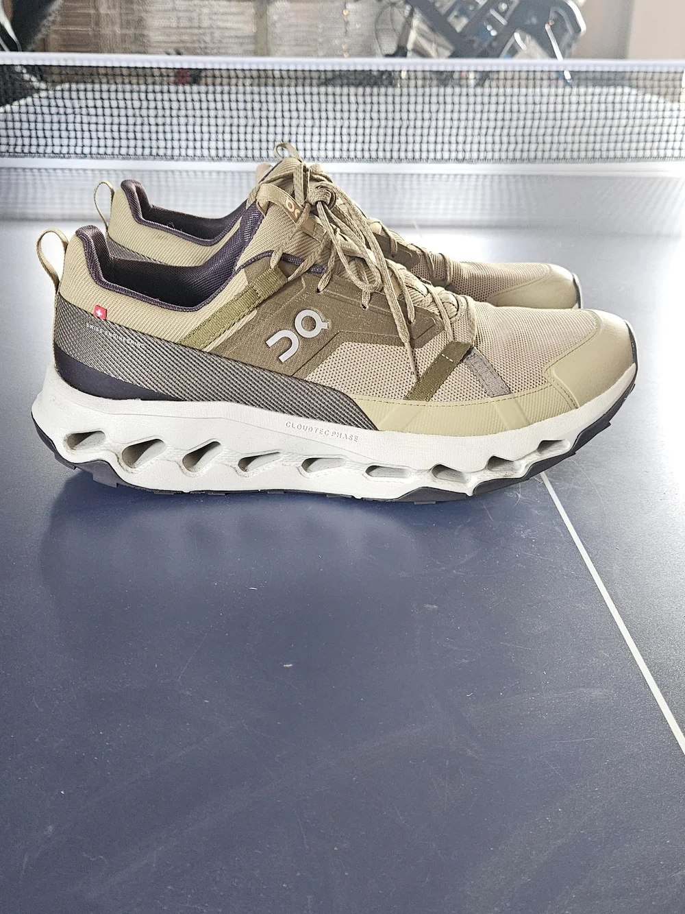 Like New -On Cloud Horizon Running Men’sTrail Shoe — Safari/Ice Sz12